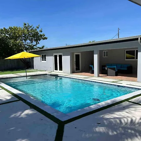 Renovated Villa Resort Style Pool, Bbq & Ping Pong Patio